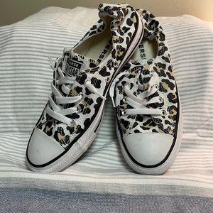 Like new leopard converse